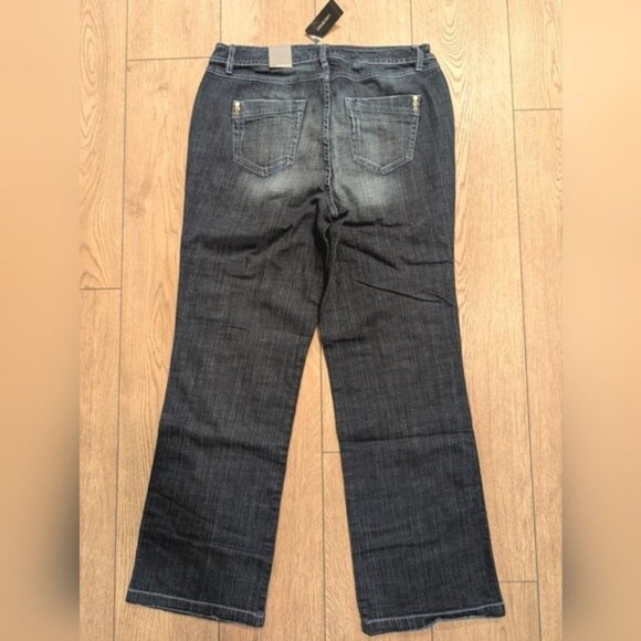 Lane Bryant Jeans NWT Plus Size 16 Curvy Fit Boot Cut Faded Denim NEW - Picture 4 of 5
